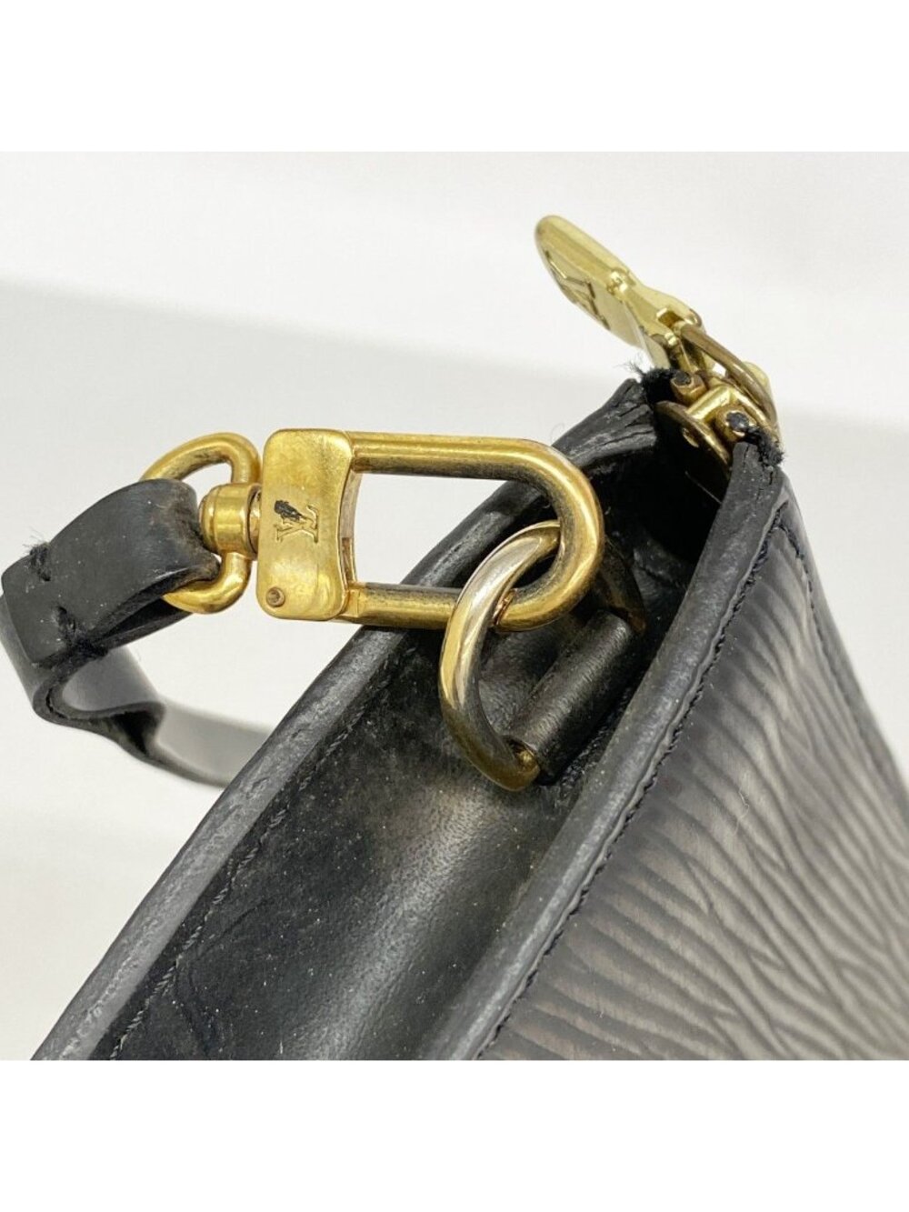 ★SOLD★ Louis Vuitton Pouch Epi Pochette Noir - Picture 7 of 10
